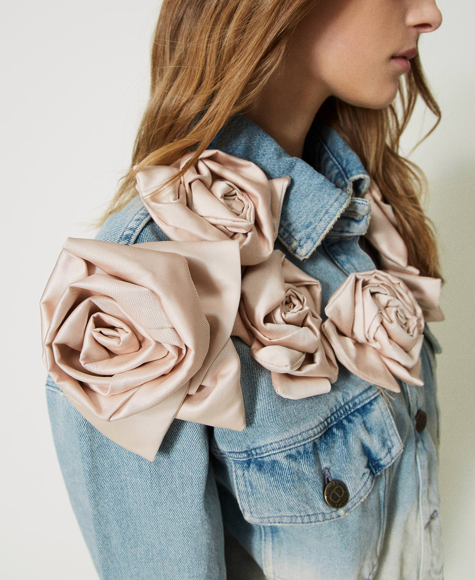 ‘Baccarat Rose’ jacket made from fadeout denim with fabric flowers Faded Denim / Pink Rose Woman 231TQ2112-05