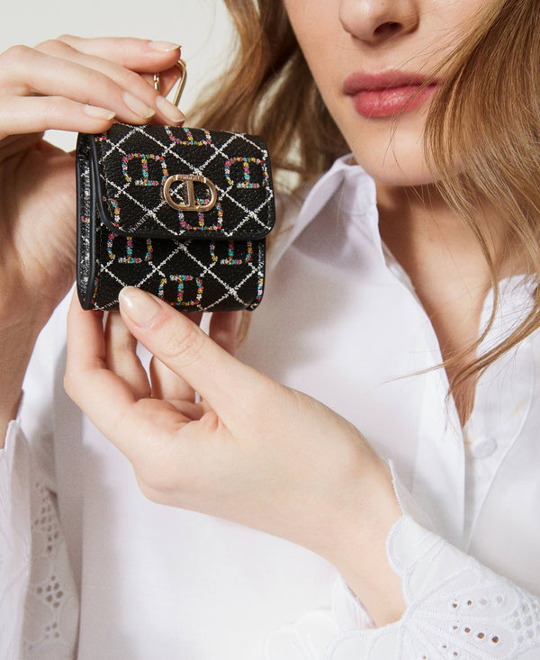 Headphone holder with Oval T