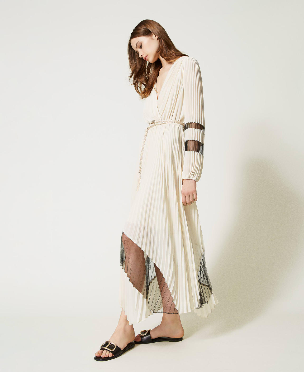 Long georgette dress with pleated tulle