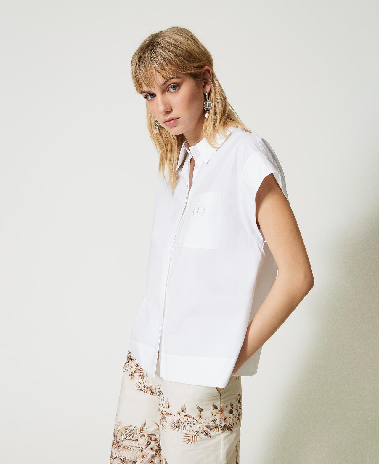 Poplin shirt with breast pocket and Oval T embroidery White Woman 231TT204F-02