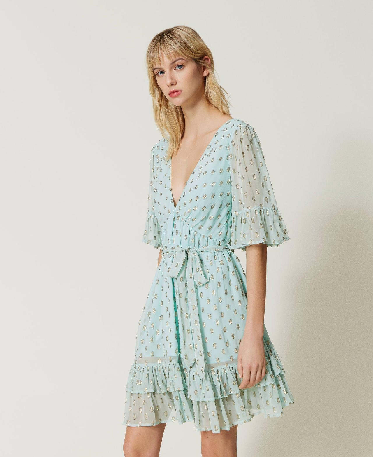Robe courte en crêpe georgette fil coupé