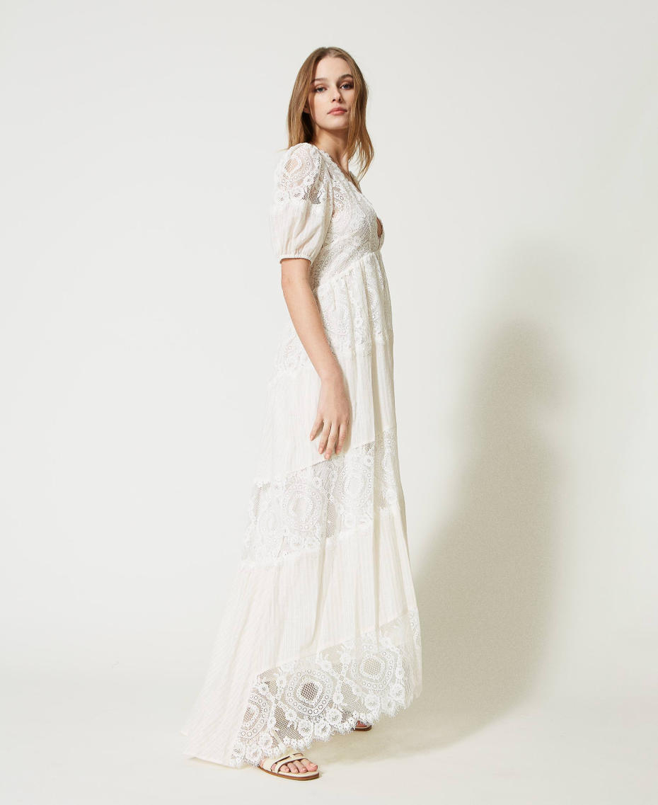 Maxikleid aus Musselin und Spitze