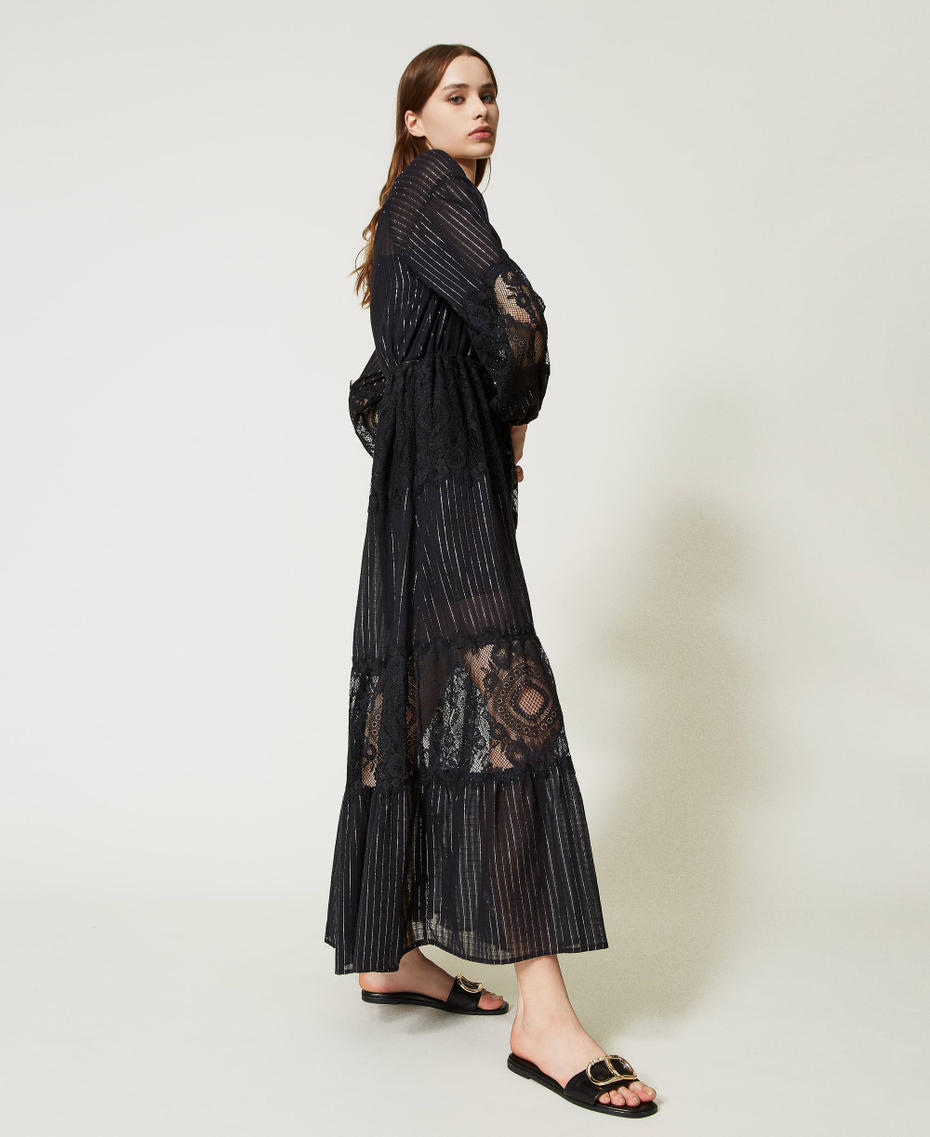 Robe caftan en mousseline et dentelle