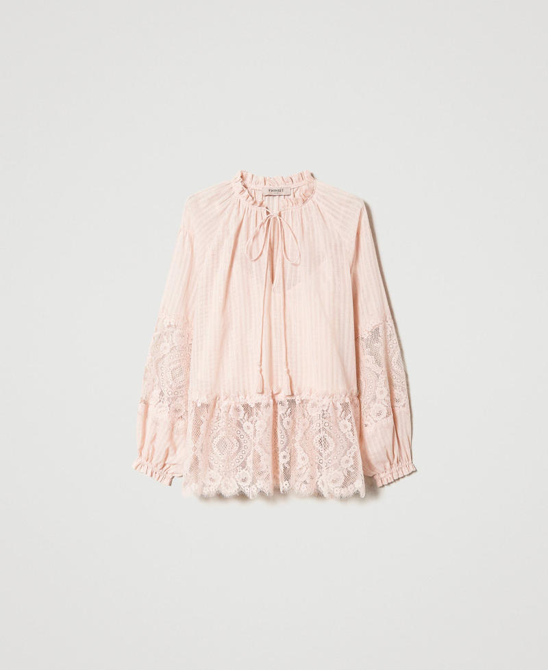 Blouse en mousseline et dentelle