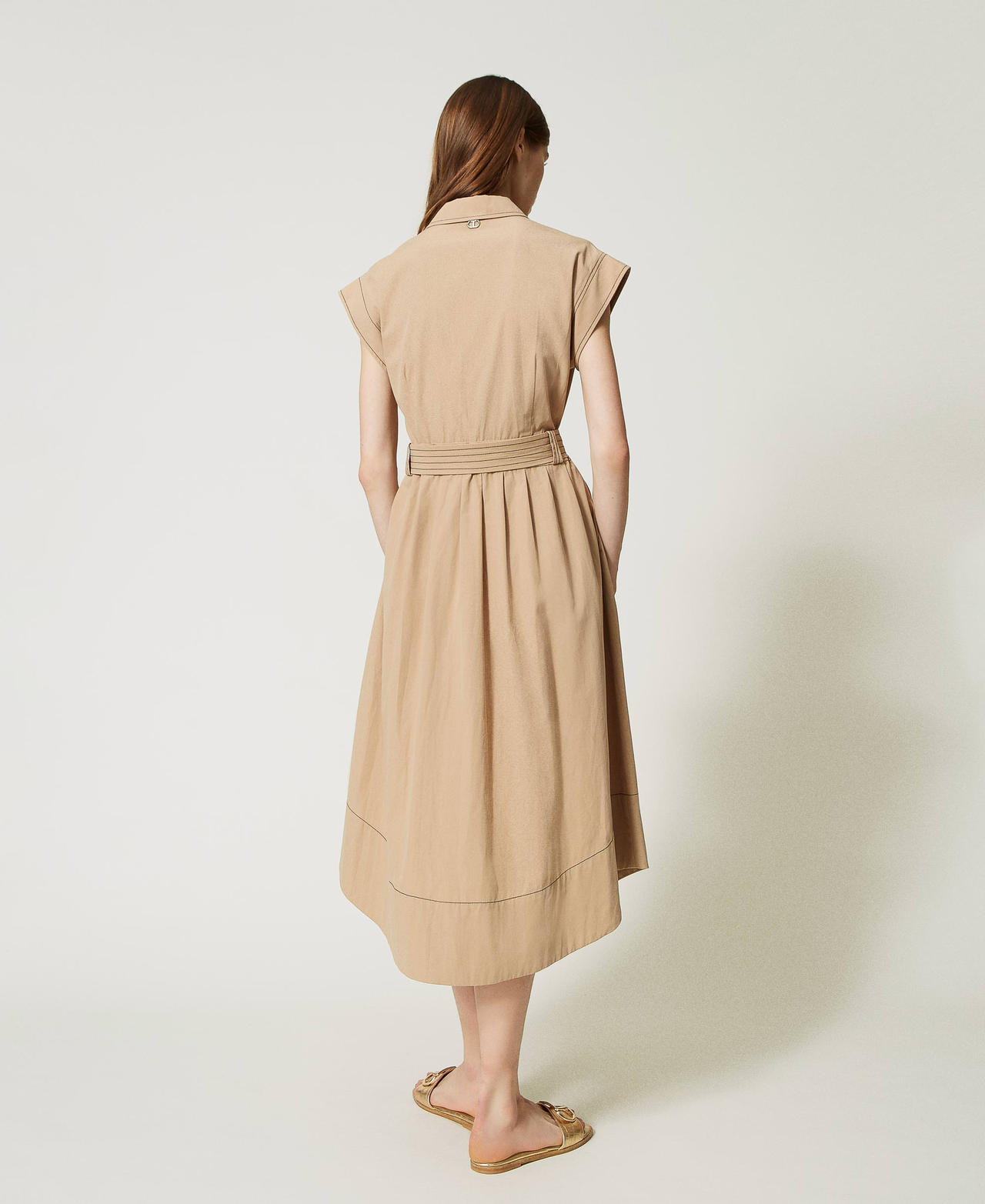 Длинное платье-рубашка из поплина с отстрочкой Бежевый "Холодный песочный" женщина 231TT2102-03