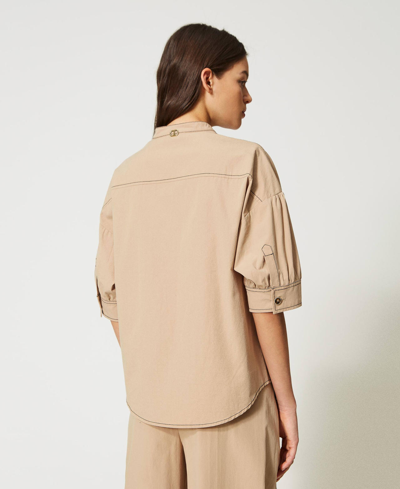 Camicia in popeline impunturato con ricamo Oval T