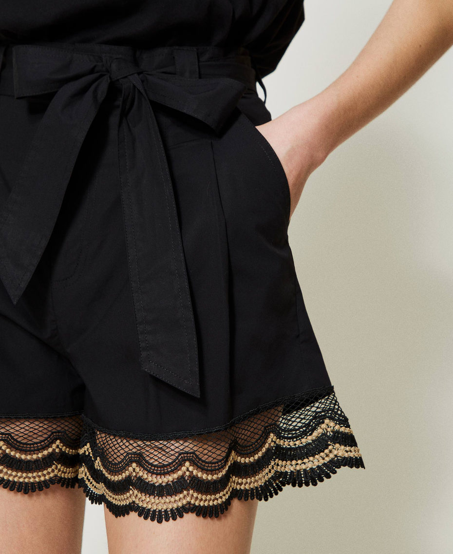 Shorts de popelina con encaje bicolor Bordado Negro / Beige Mujer 231TT2126-04