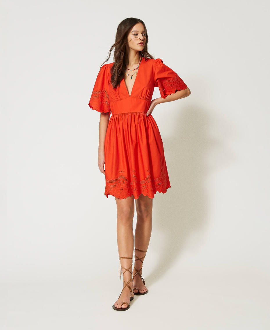 Robe courte en popeline avec broderies anglaises