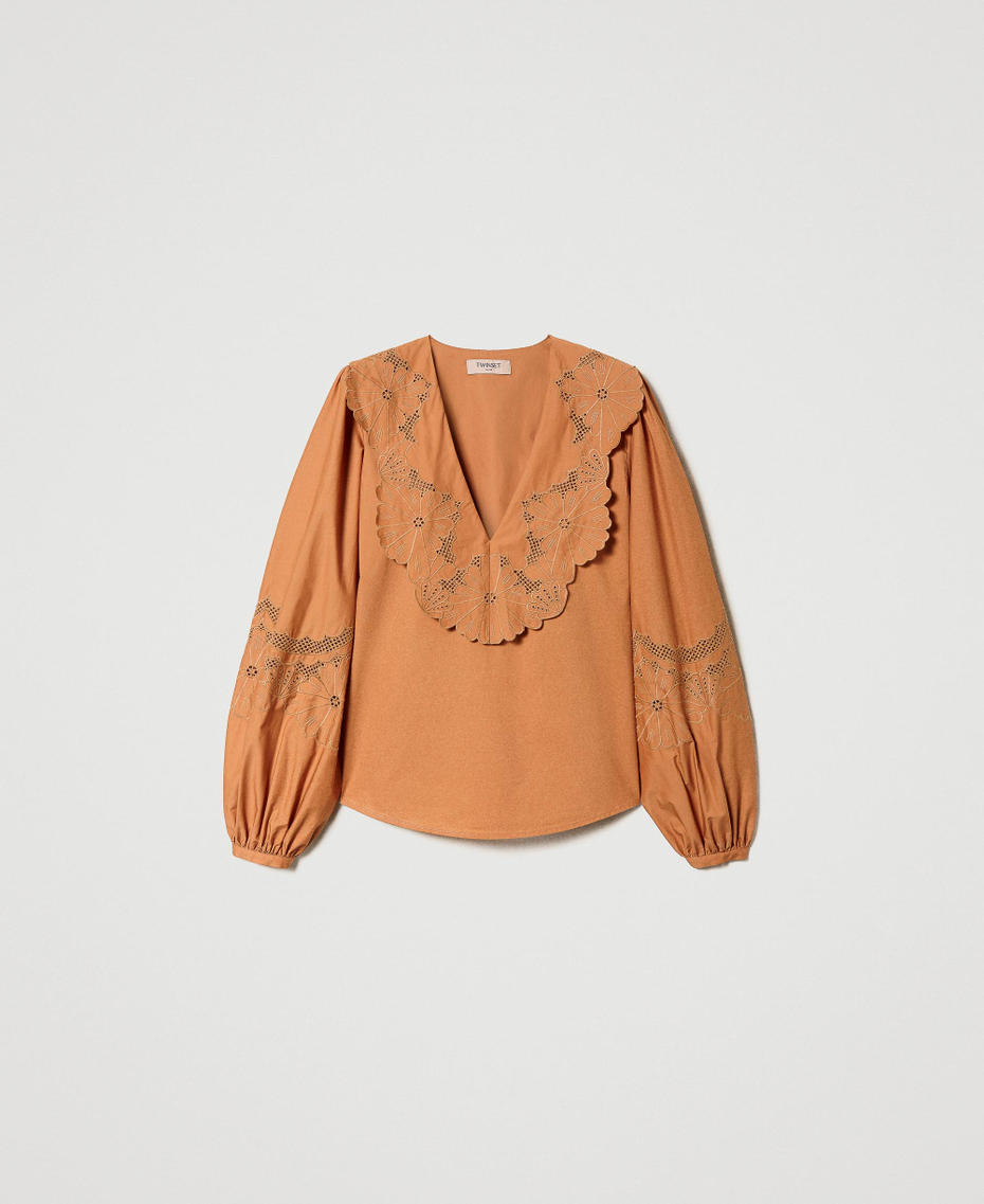 Blusa in popeline con balza e ricami sangallo