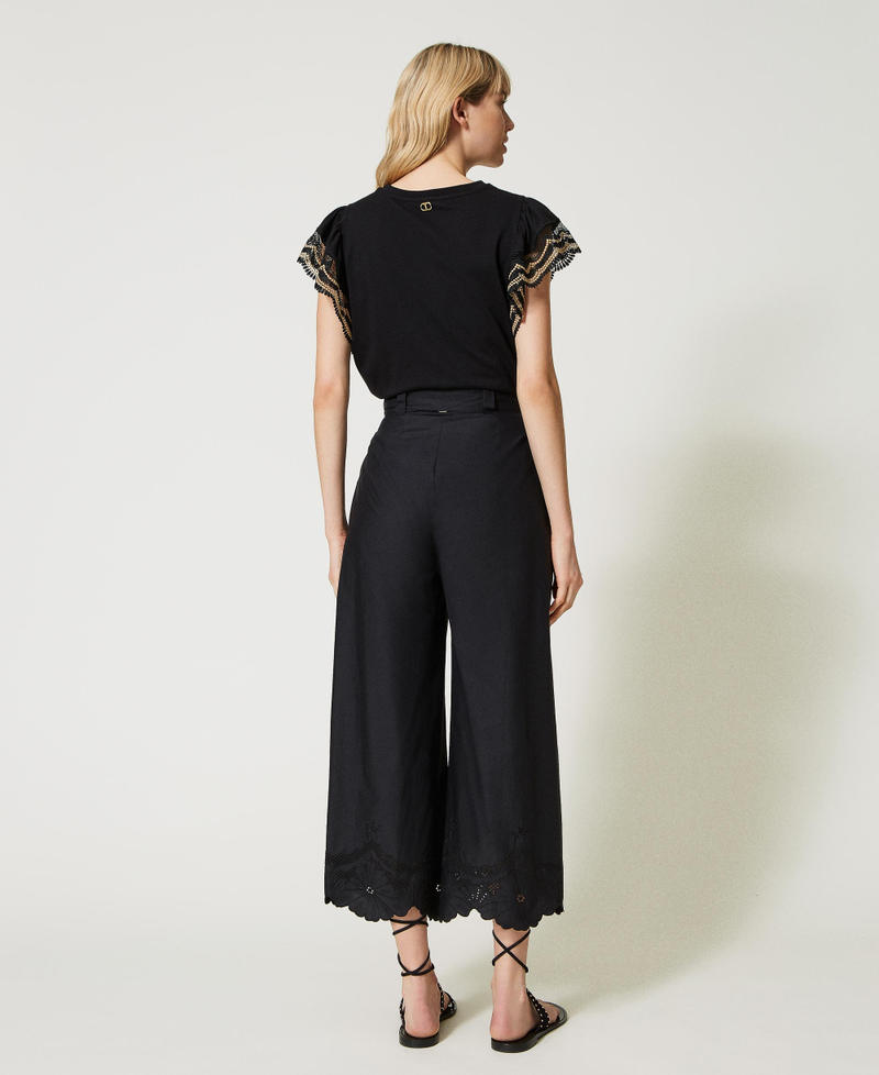 Pantaloni in popeline con ricami sangallo