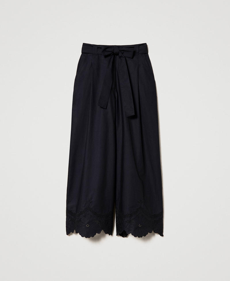 Pantaloni in popeline con ricami sangallo