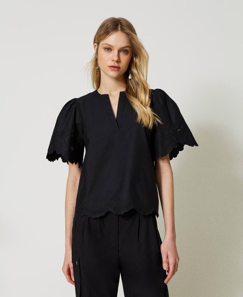 Poplin blouse with broderie anglaise