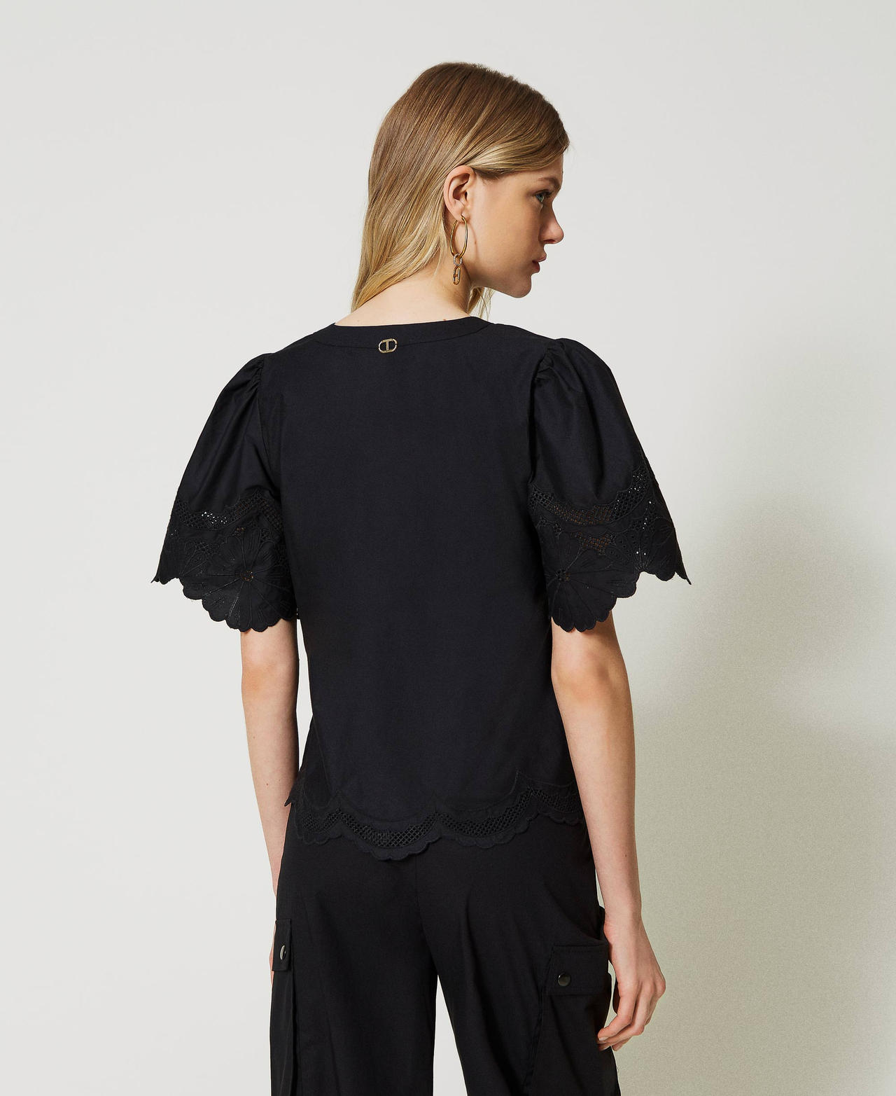 Poplin blouse with broderie anglaise
