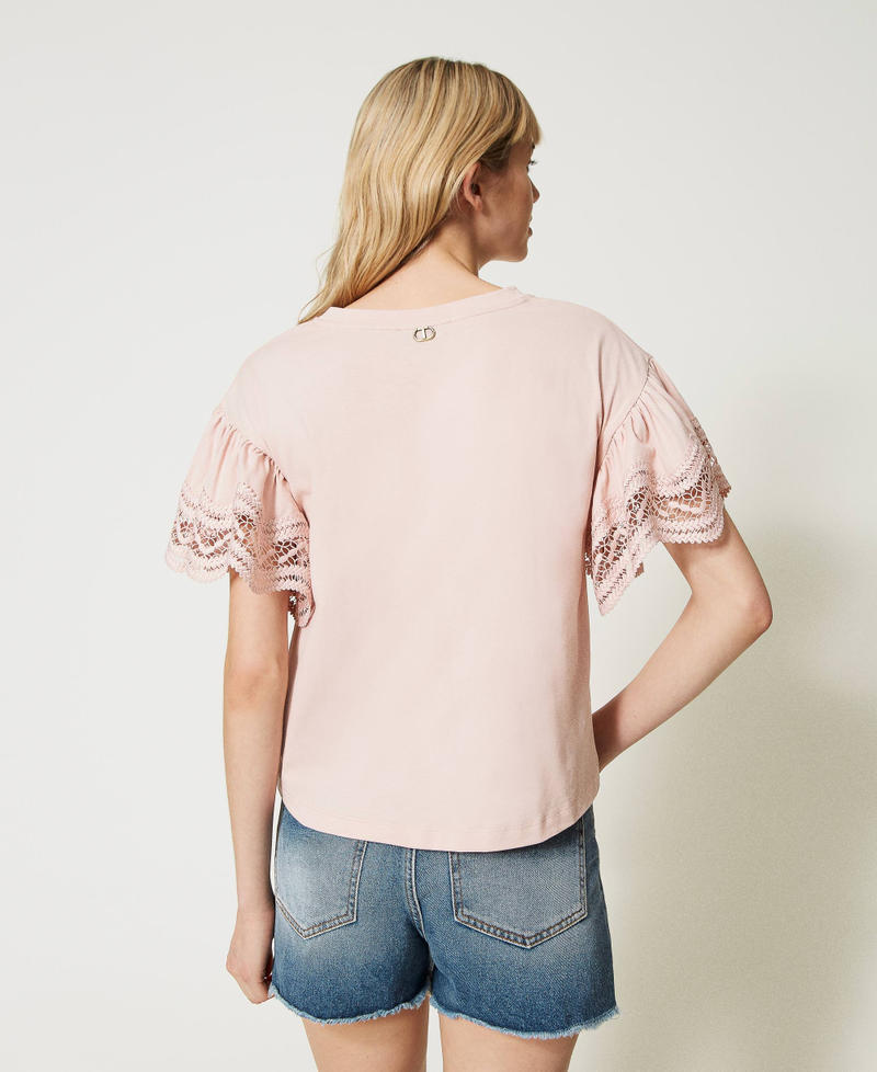 T-shirt avec dentelle macramé Rose Parisienne Femme 231TT2340-03