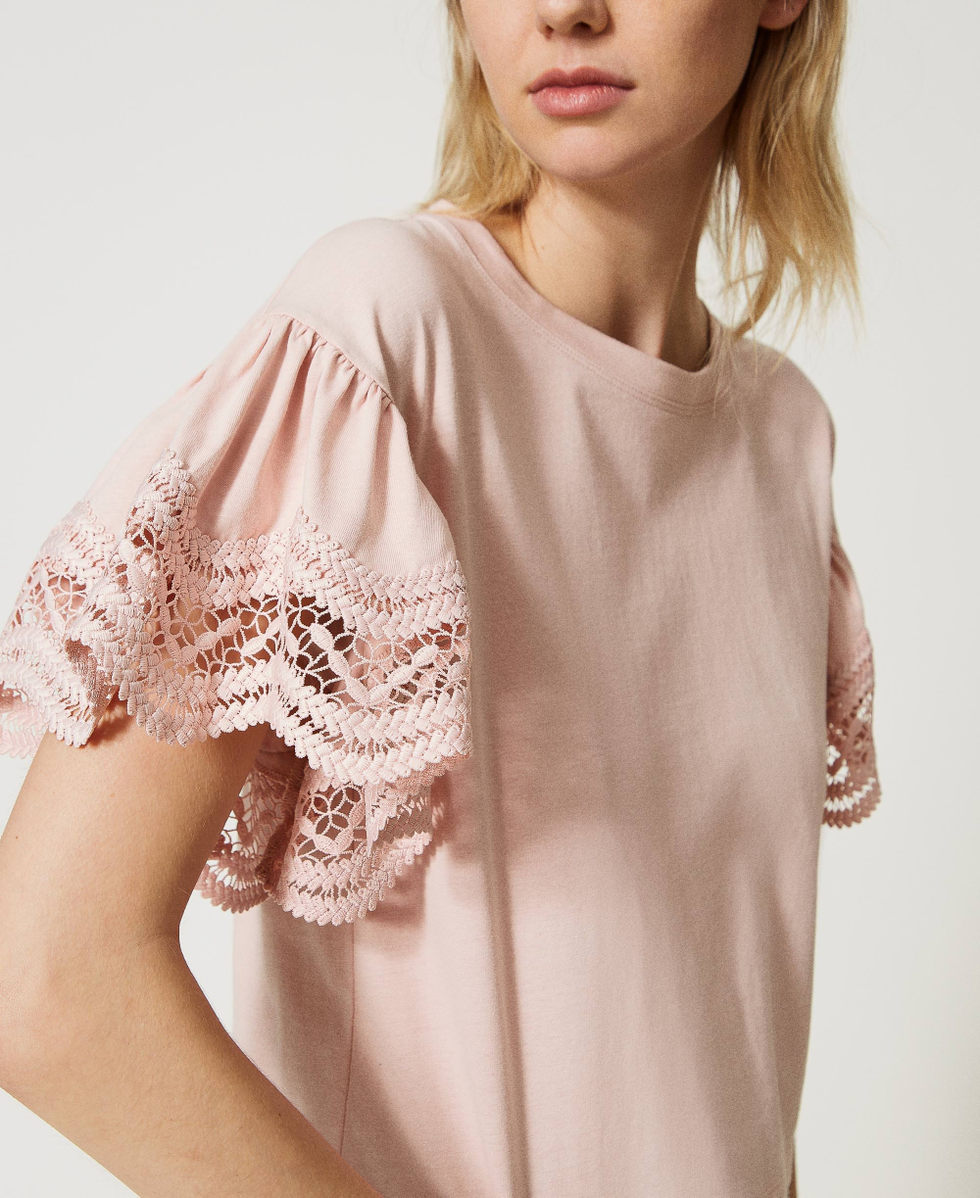 T-shirt avec dentelle macram&eacute;