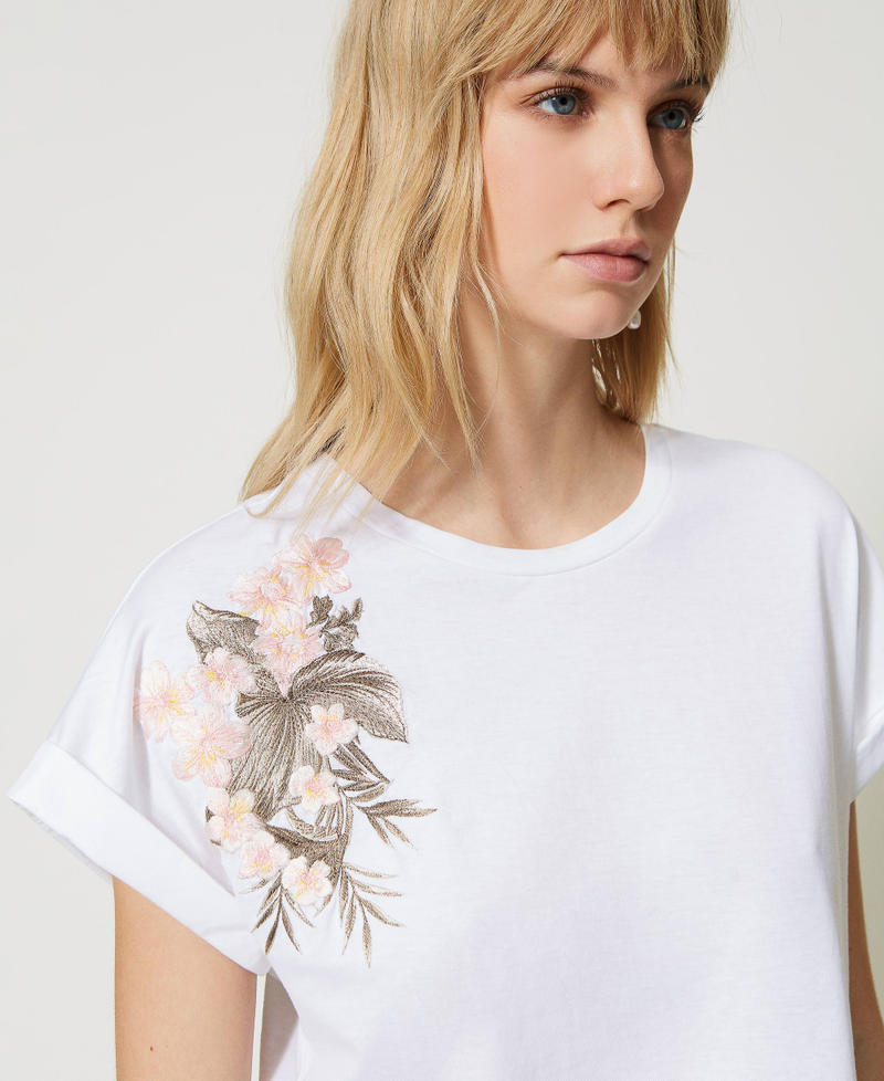 T-shirt con ricamo a filo multicolor Bianco Donna 231TT2350-04