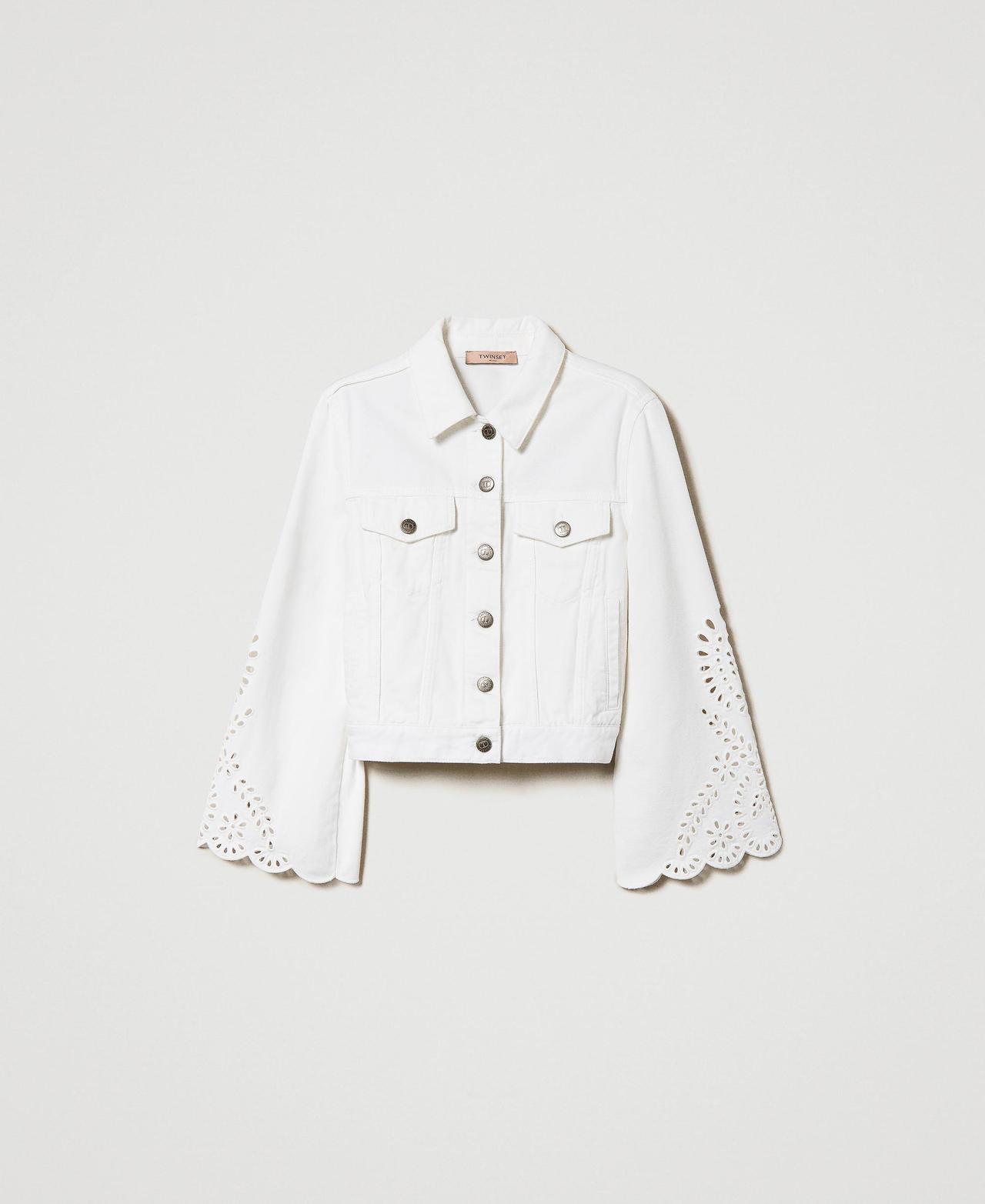 Blouson en bull avec broderie anglaise