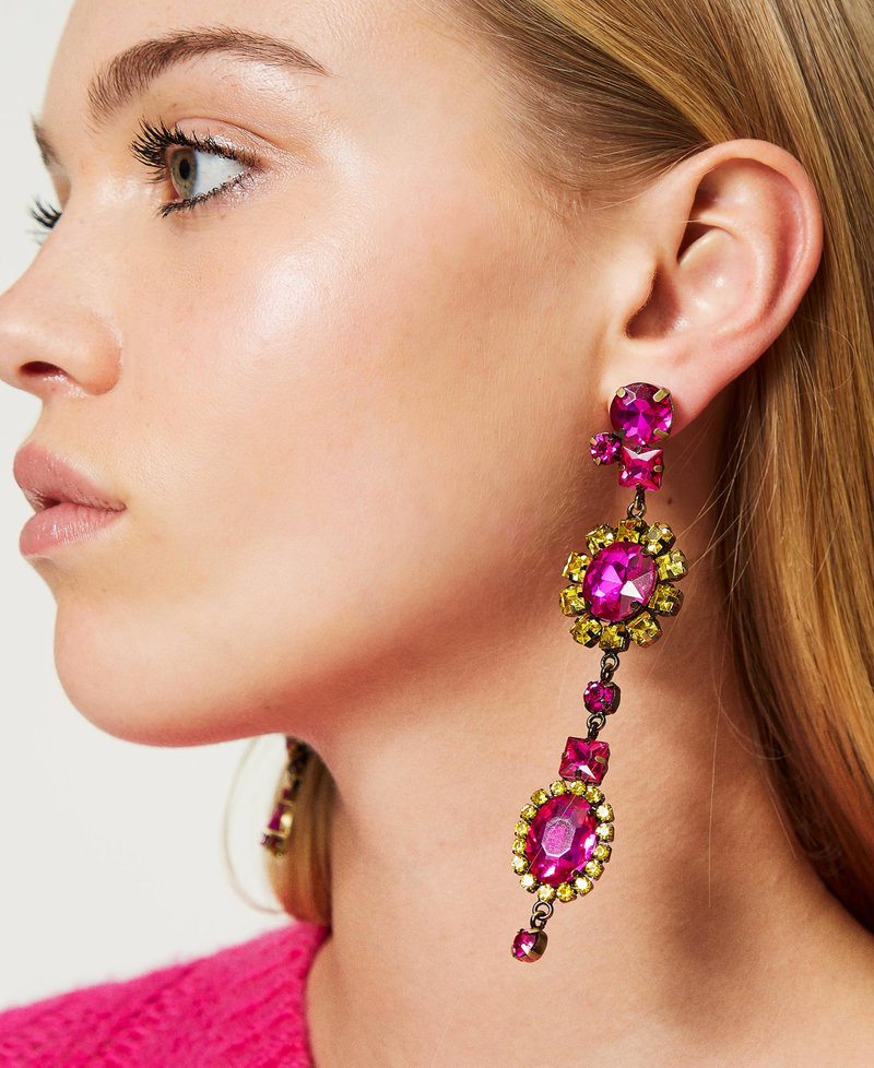 Asymmetric earrings with rhinestones