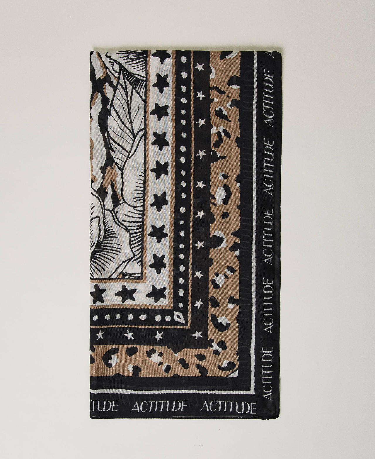 Keffieh avec imprim&eacute; animalier