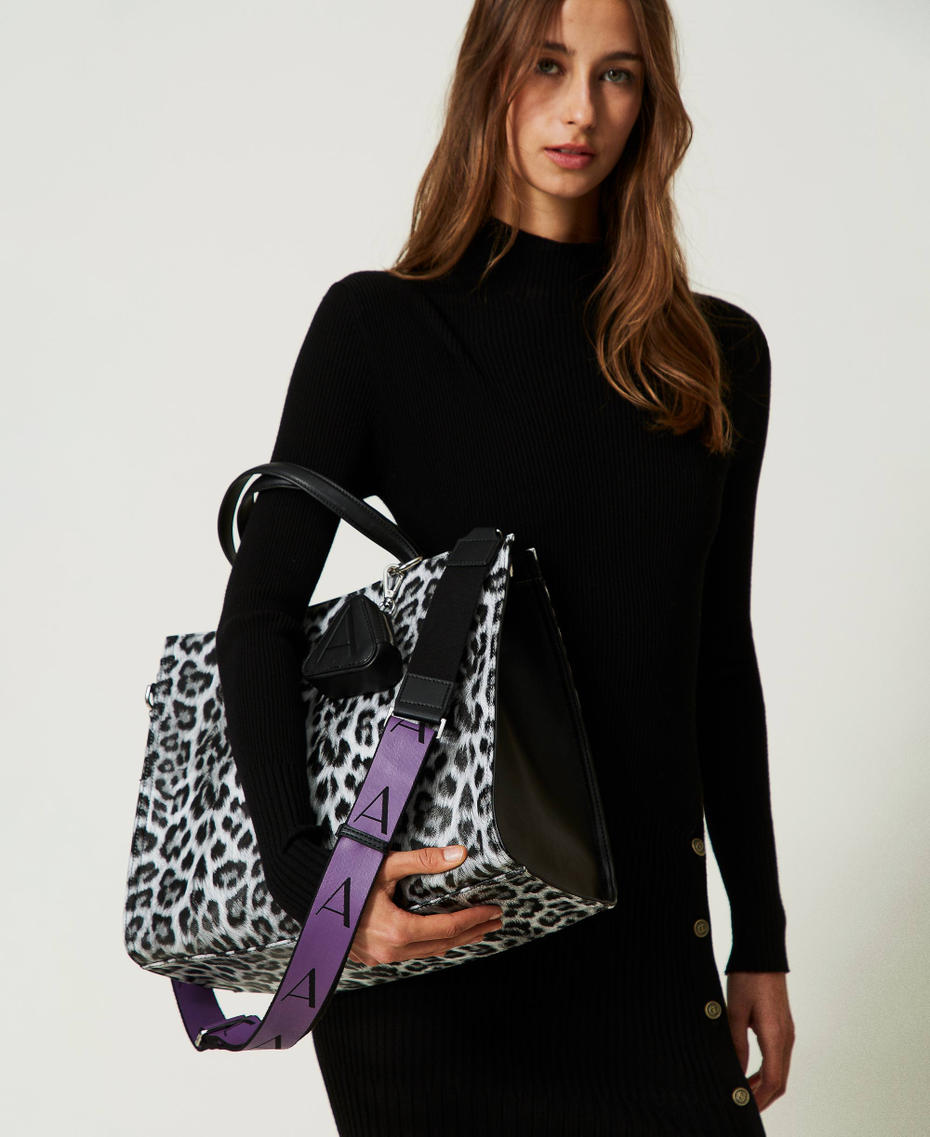 Animal print shopper