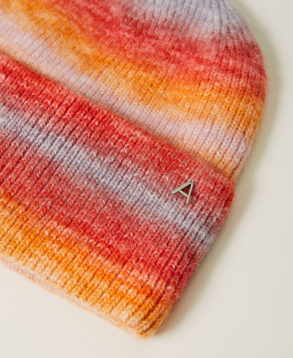 M&uuml;tze mit D&eacute;grad&eacute;-Streifen