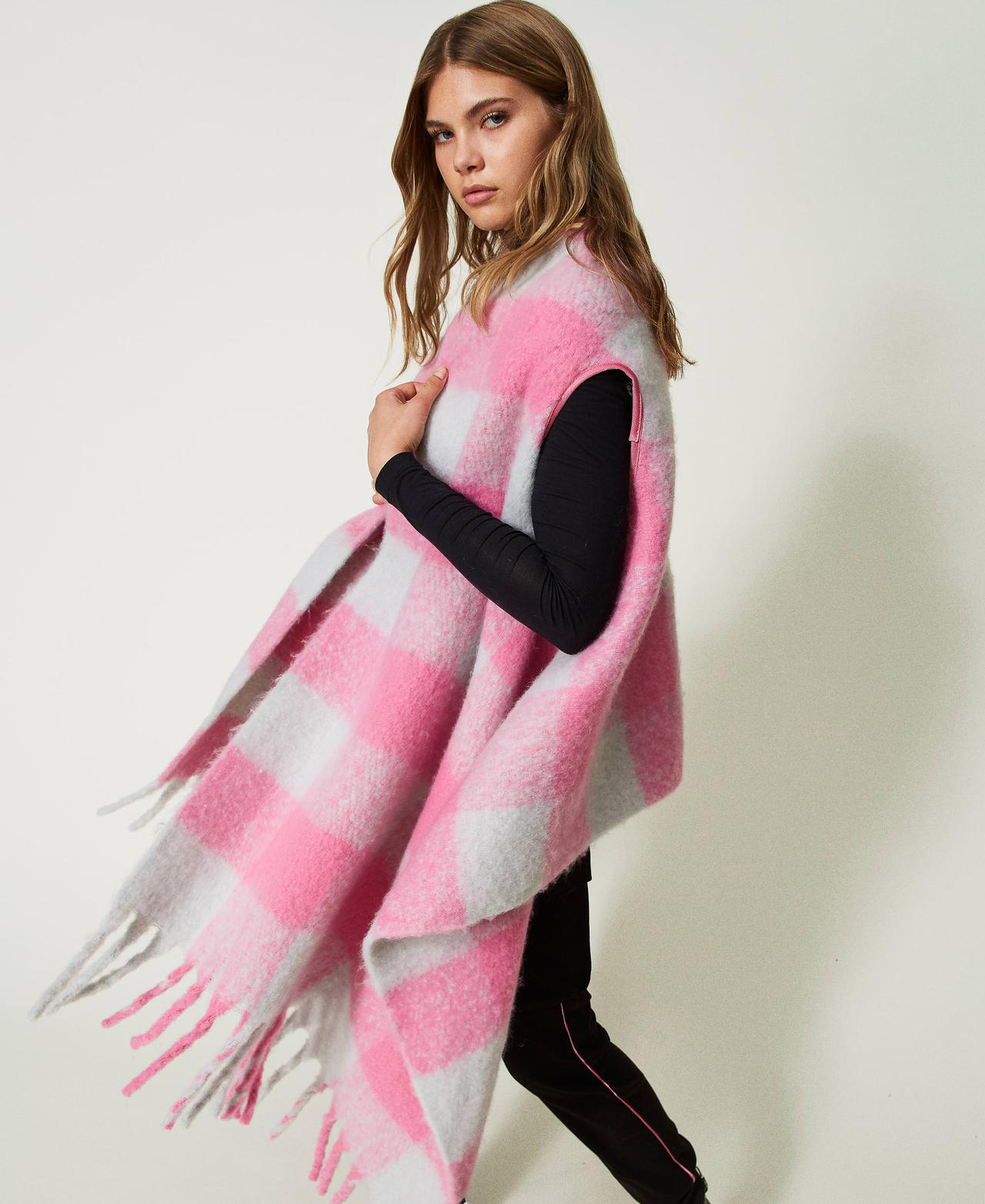 Chequered wool cloth poncho-scarf Two-tone Quite Gray / “Wild Orchid” Pink Woman 232AO5090-02