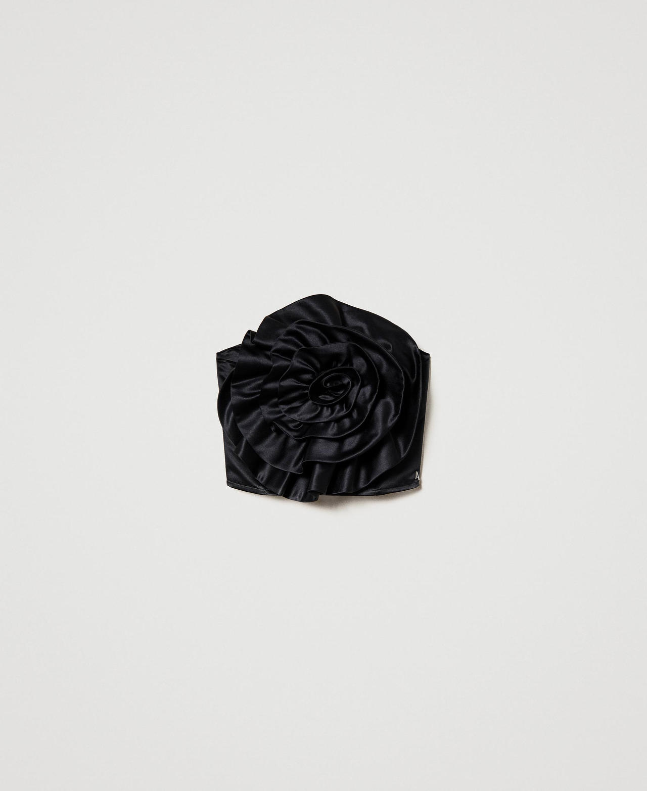 Duchesse cropped top with rose
