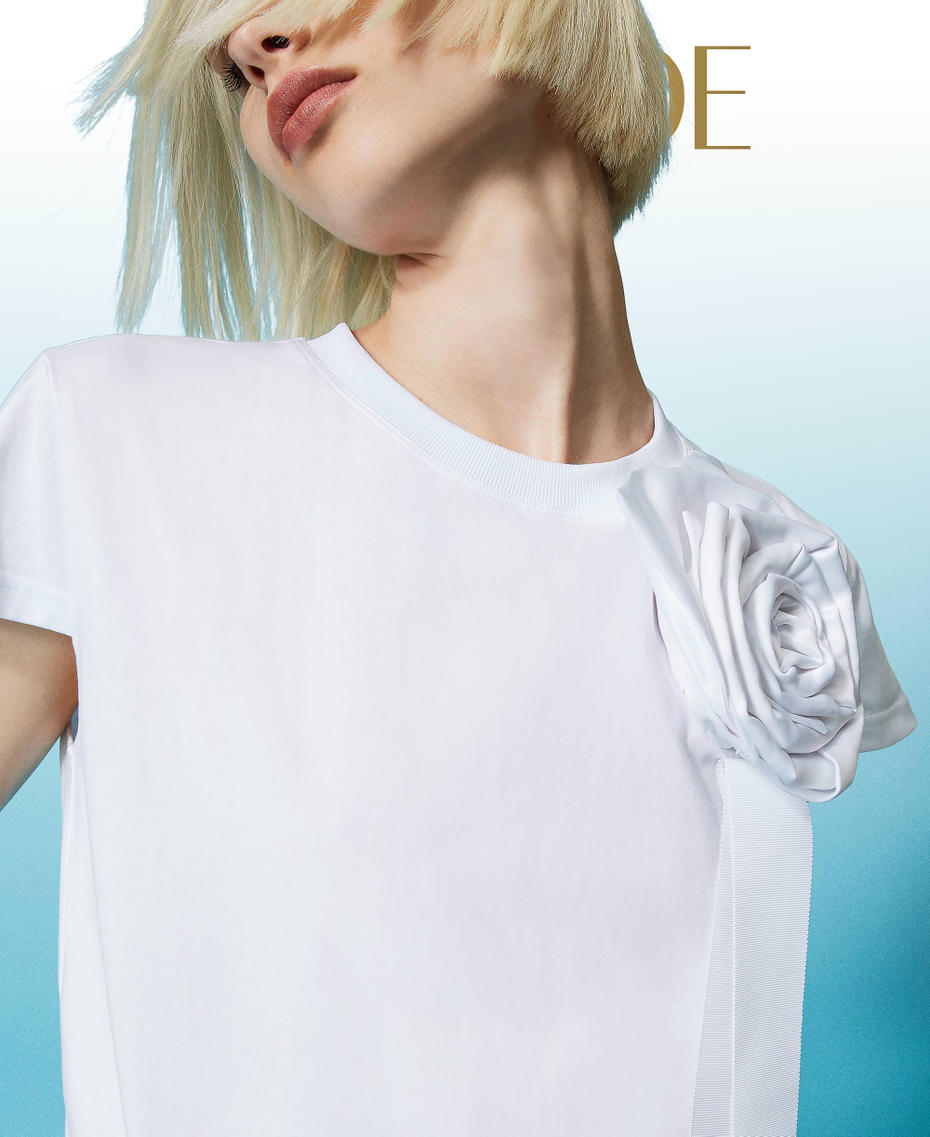 T-shirt avec rose en taffetas Blanc Brillant Femme 232AP2025-01