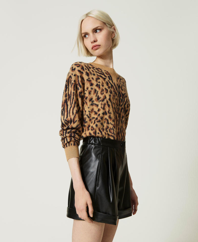 Leather-like shorts with pleats