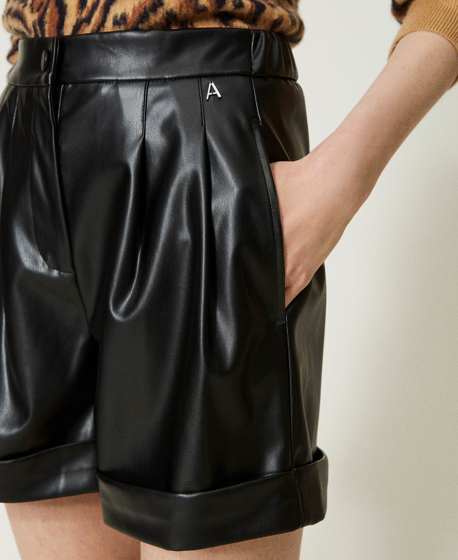 Leather-like shorts with pleats Black Woman 232AP2044-04