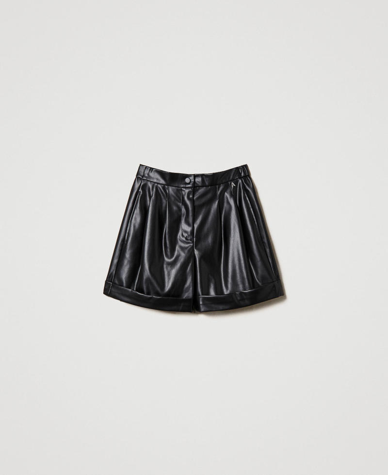 Leather-like shorts with pleats