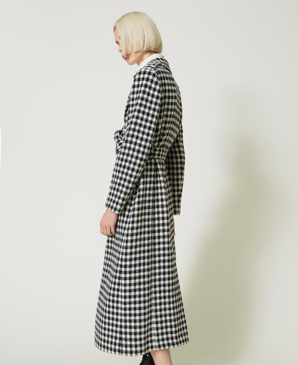 Langer Mantel mit Vichykaros Zweifarbig Lilie / Schwarz Frau 232AP2060_10810_03