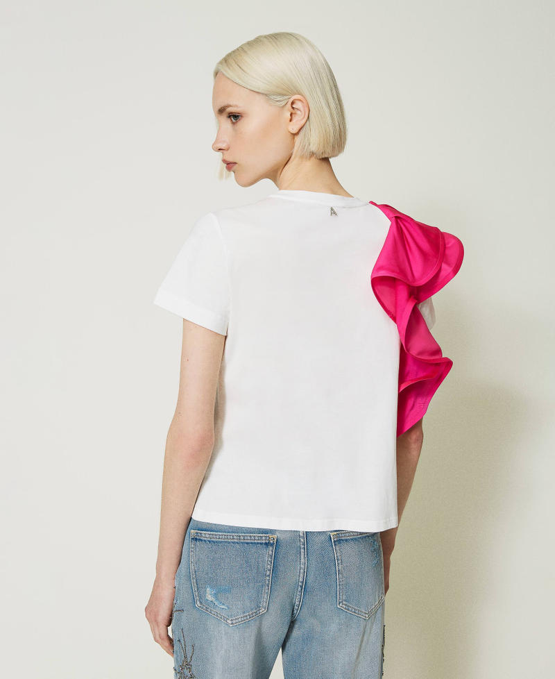 T-shirt avec volants en satin