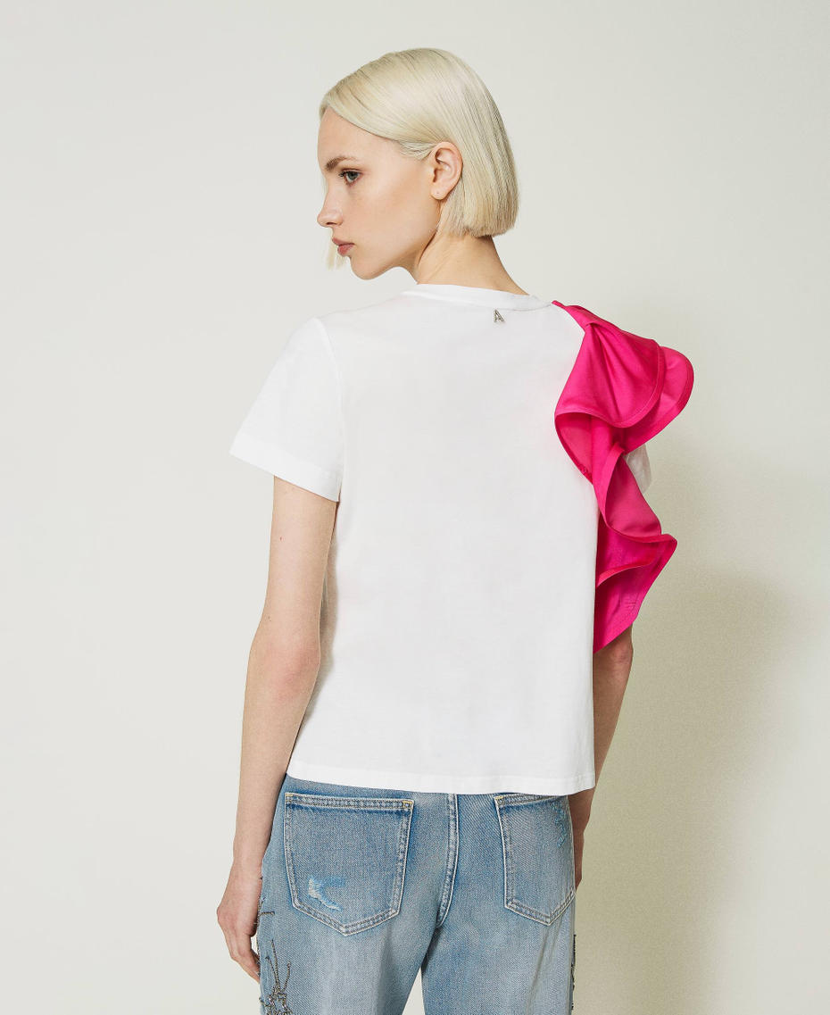 T-shirt avec volants en satin