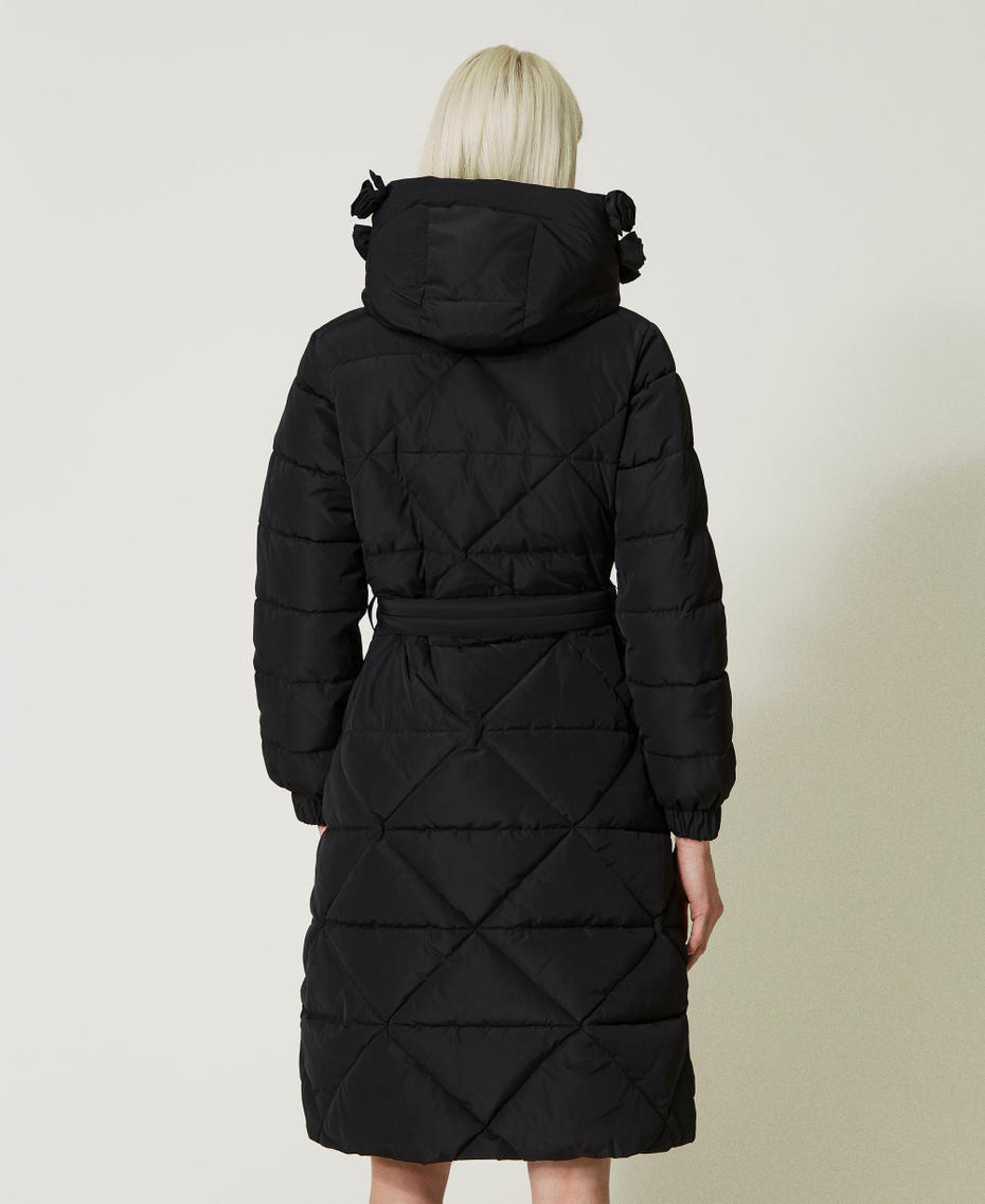 Piumino lungo con rose