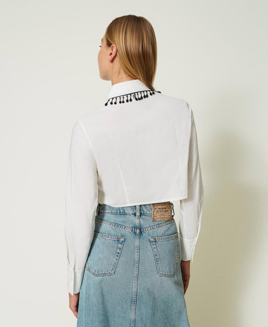 Crop Top Donna Ricamato Floreale, Scollo Bardato, Colore Avorio, 100% Cotone, Taglia Regolare