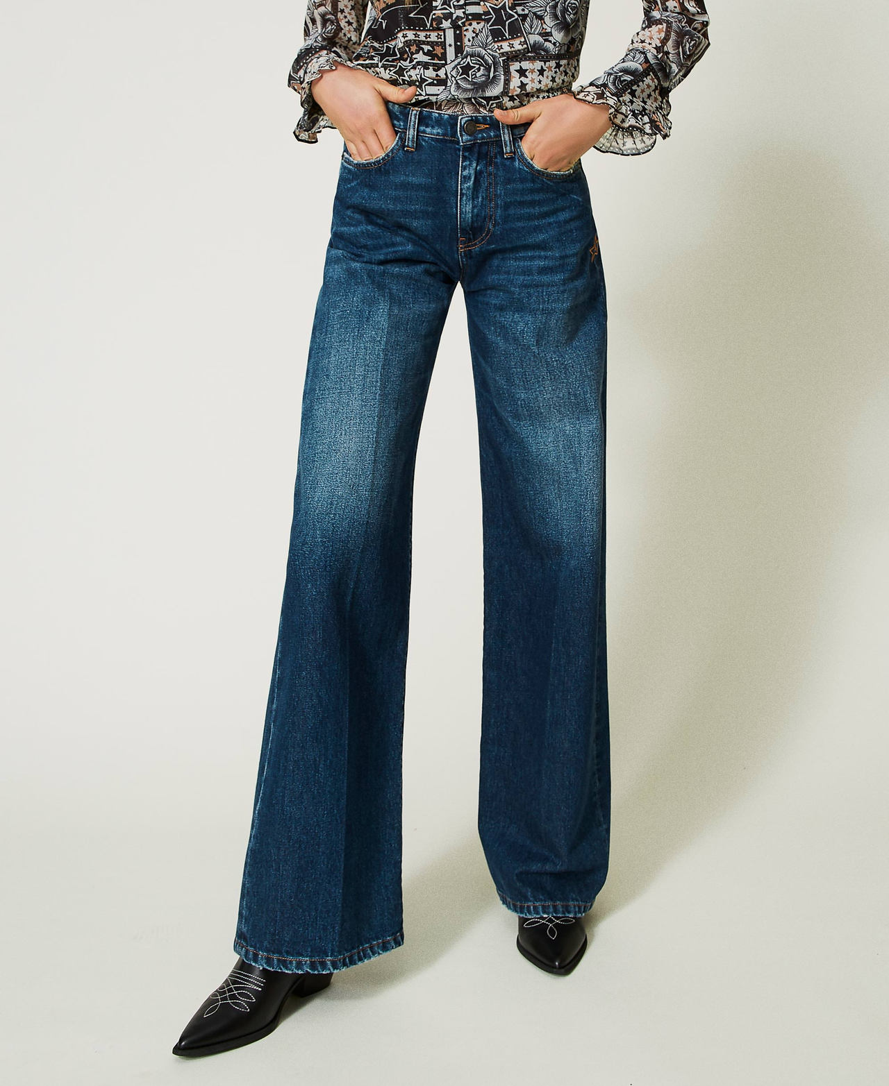 Wide leg jeans with permanent crease