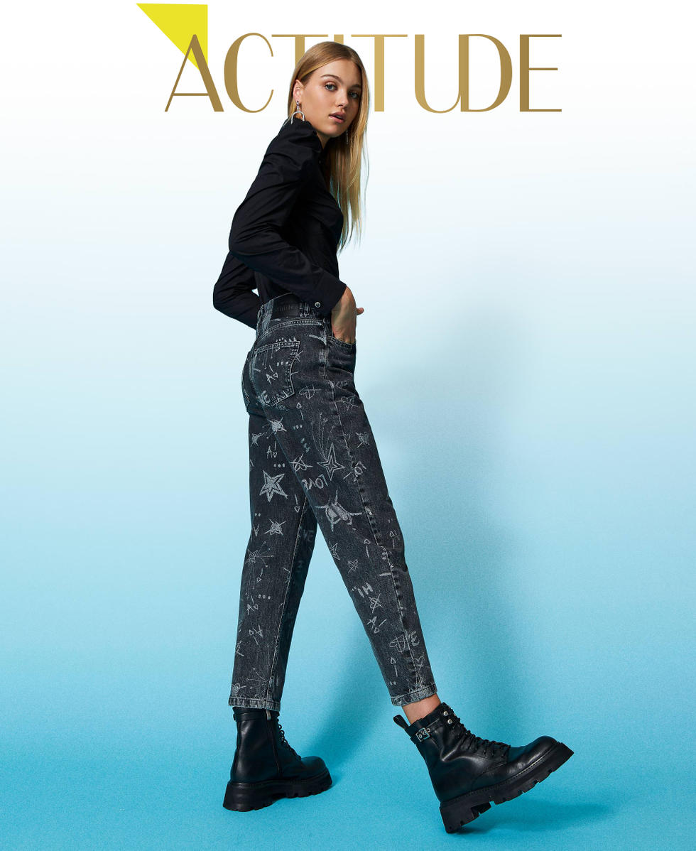 Vaqueros barrel fit con estampado de grafiti