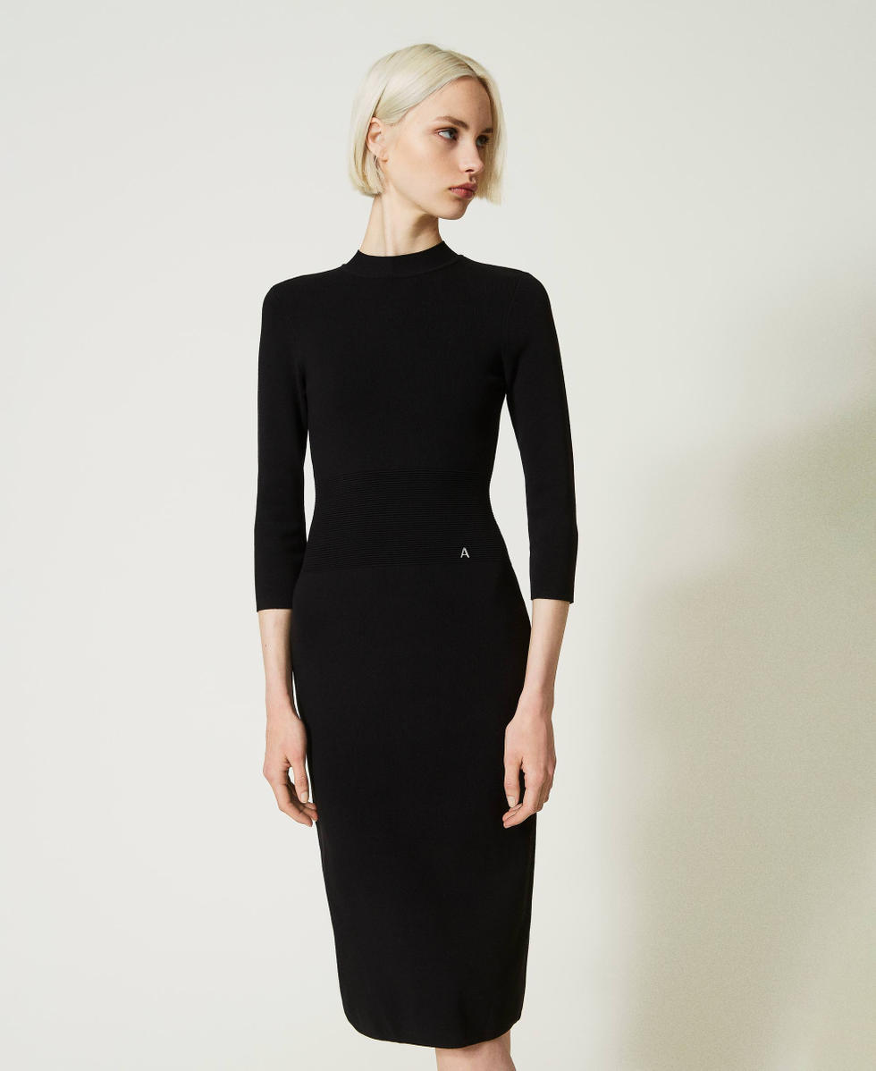 Midi-Strickkleid mit Cut-out