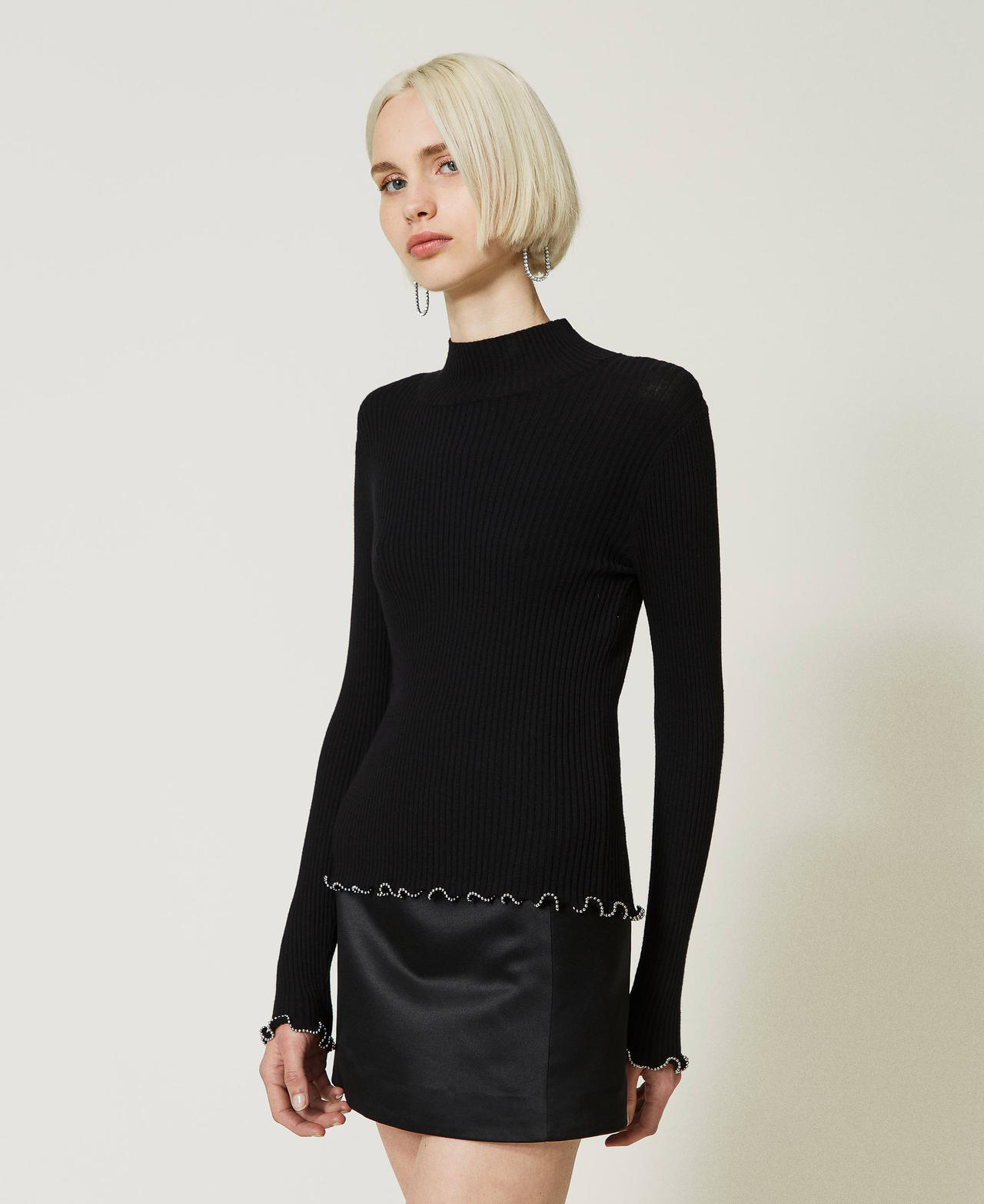 Turtleneck jumper with pearls