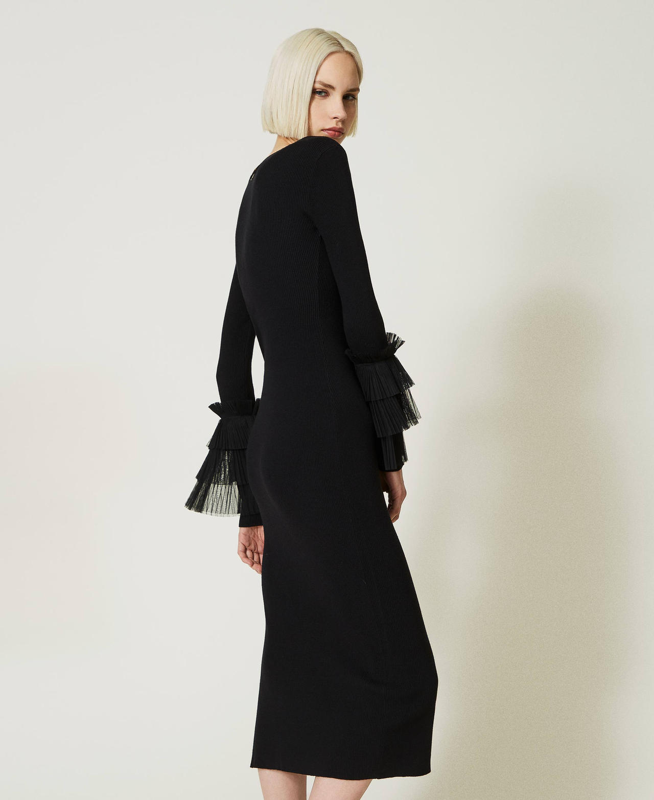 Длинное платье с плиссированным тюлем Черный женщина 232AP3141-03
