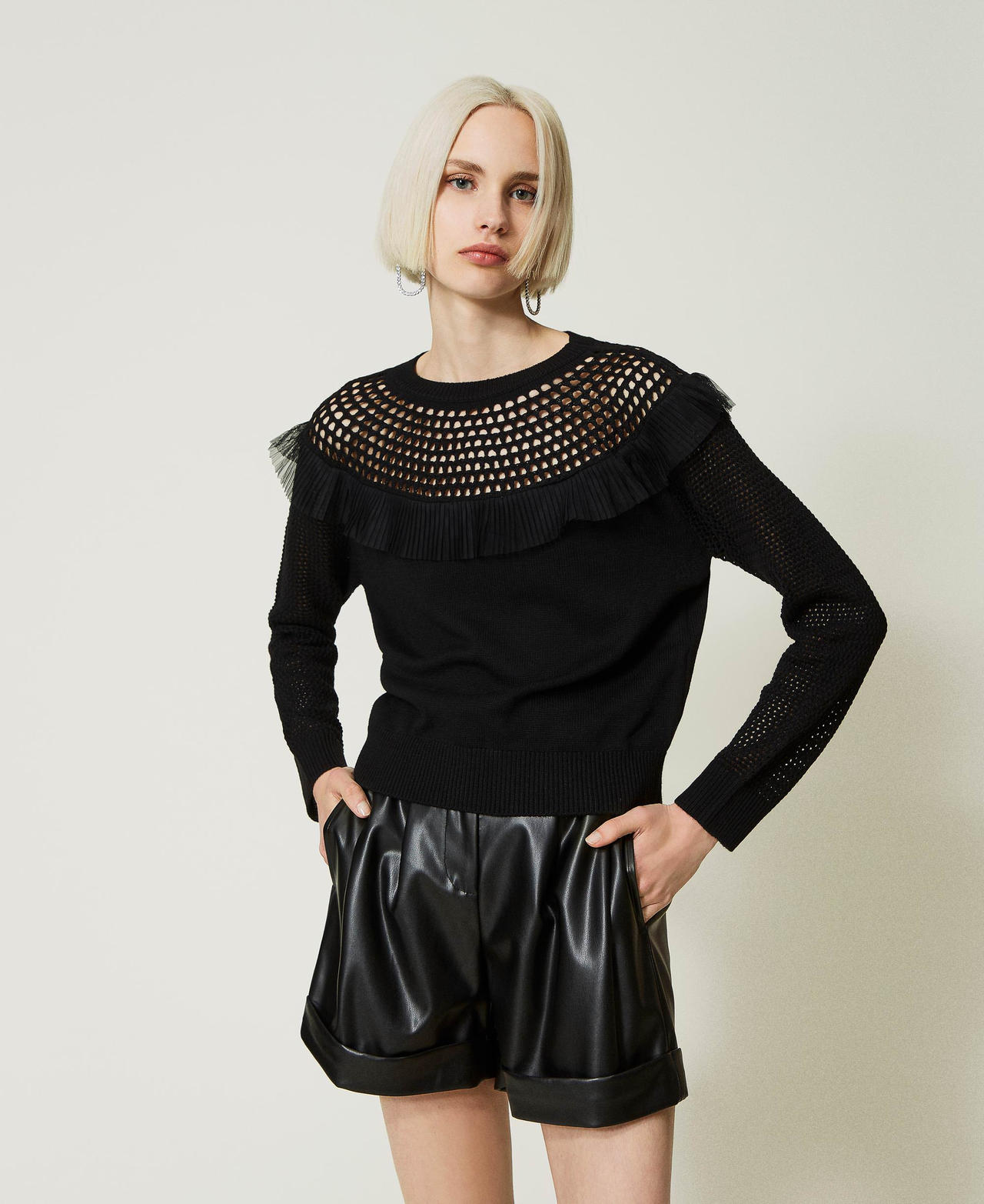 Pullover aus Wollmischung mit Tüll  Schwarz Frau 232AP3151_00006_02