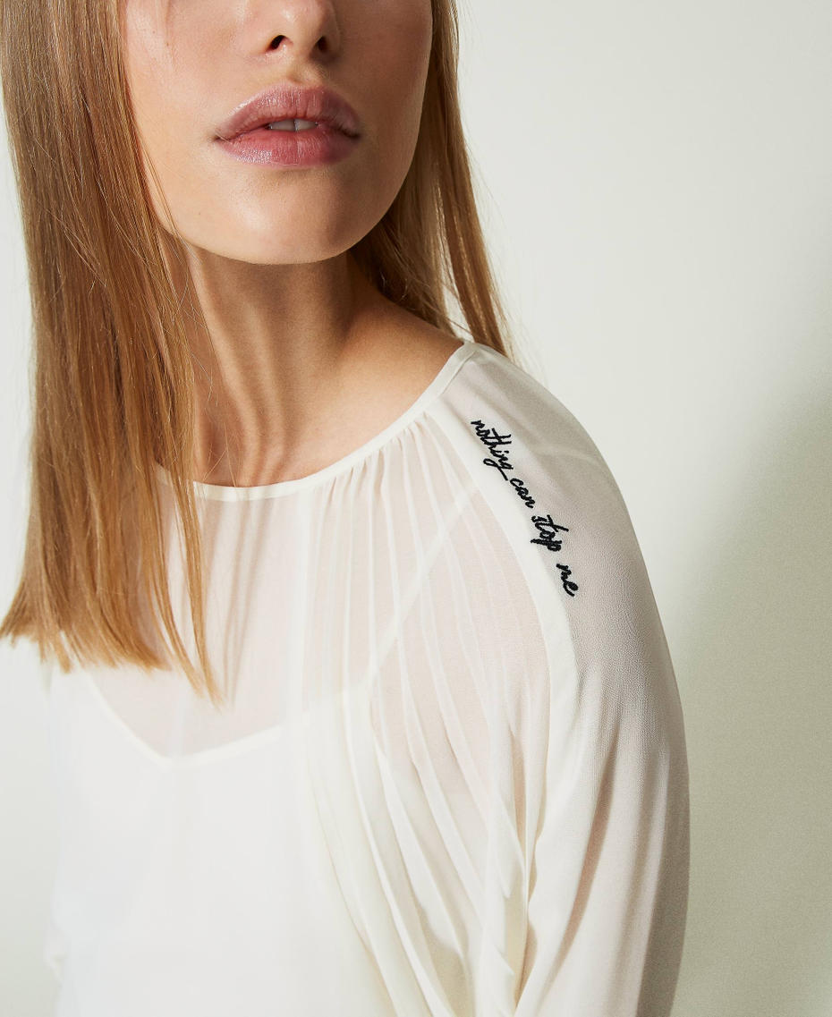 Blouse en crêpe georgette plissé