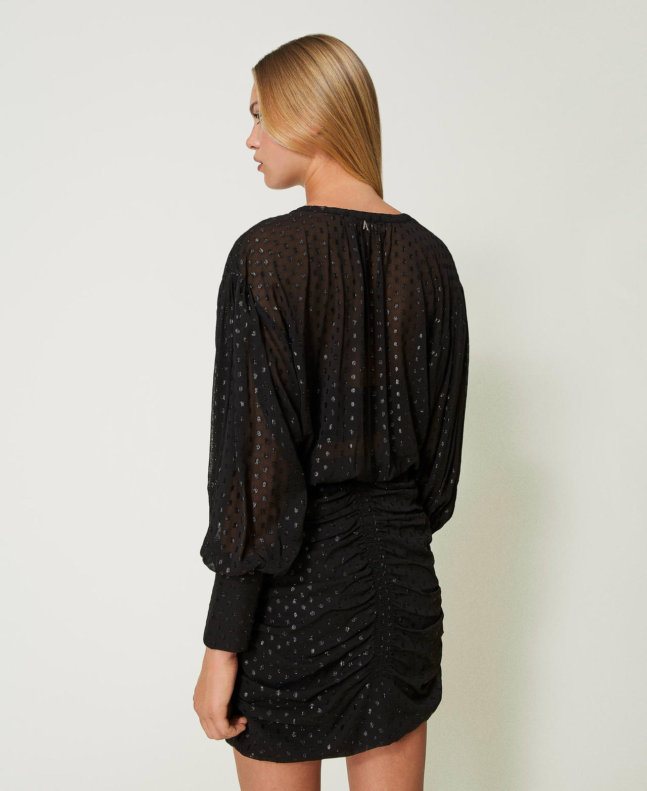 Kurzes Fil-Coup&eacute;-Kleid