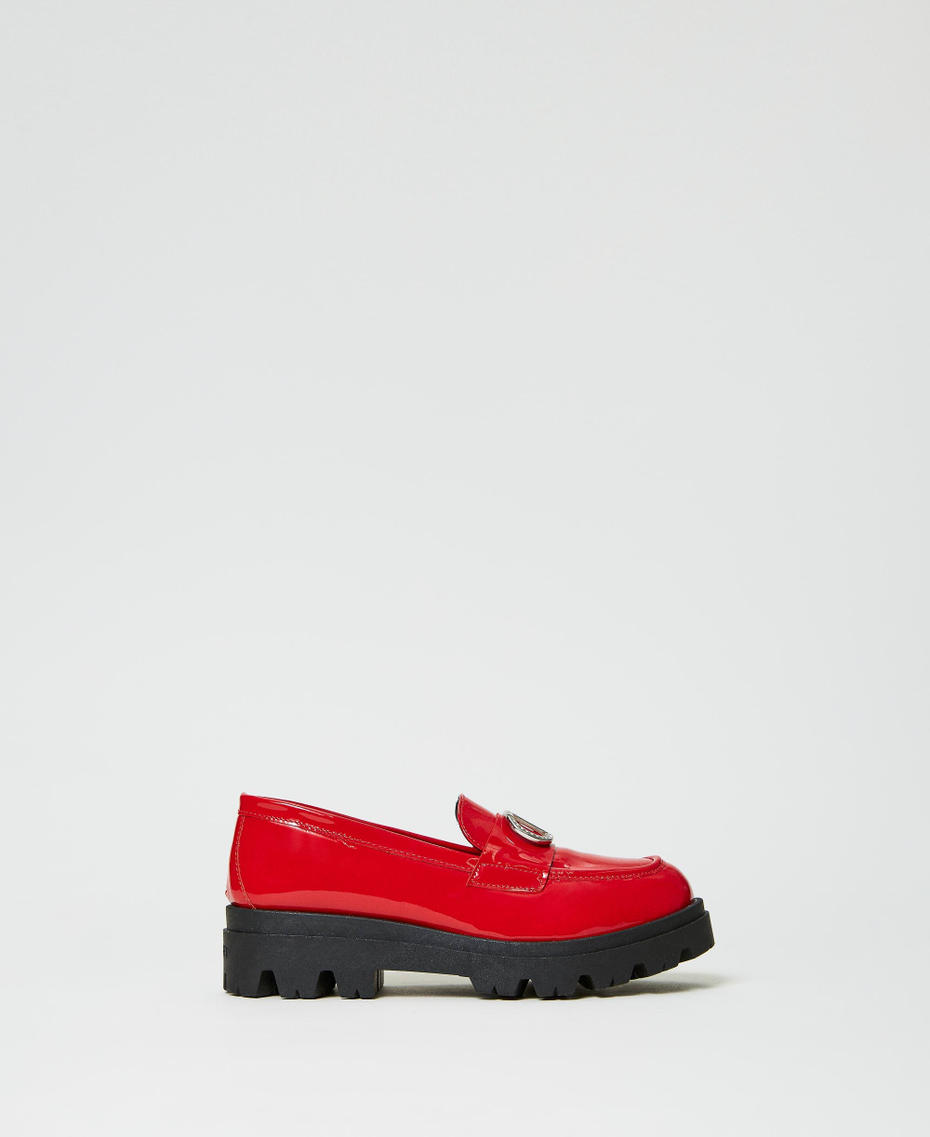 Patent leather loafers with Oval T Ultra Red Girl 232GCJ060-01