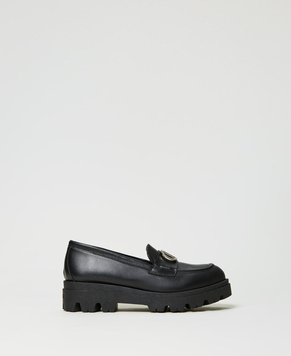 Leather loafers with Oval T Black Girl 232GCJ066-01