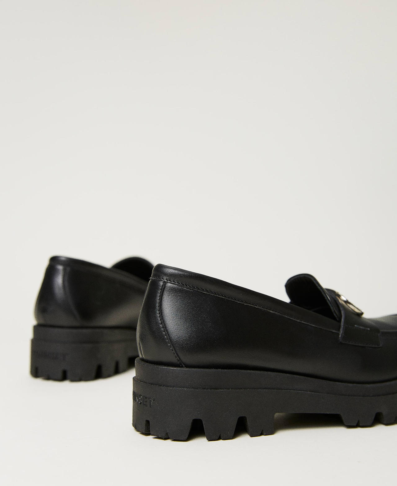 Mocassins en cuir avec Oval T