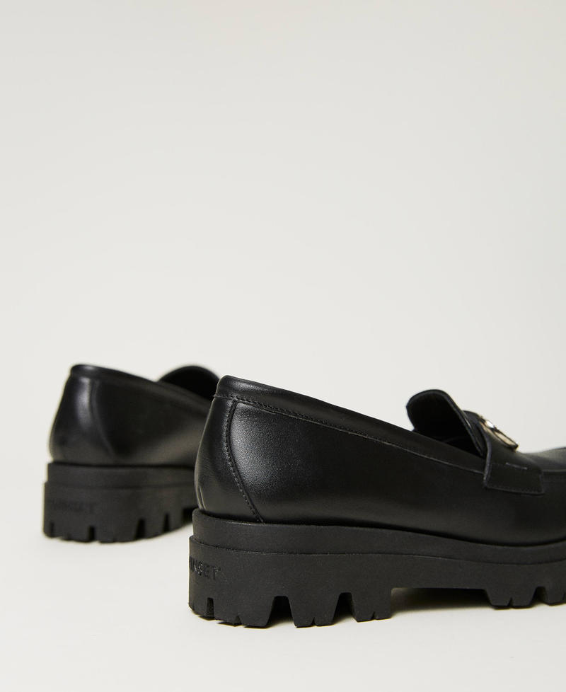 Mocassins en cuir avec Oval T