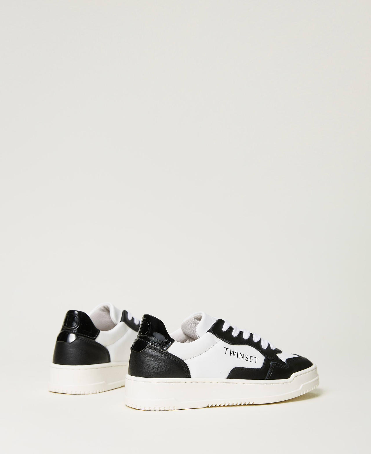 Baskets en cuir color block