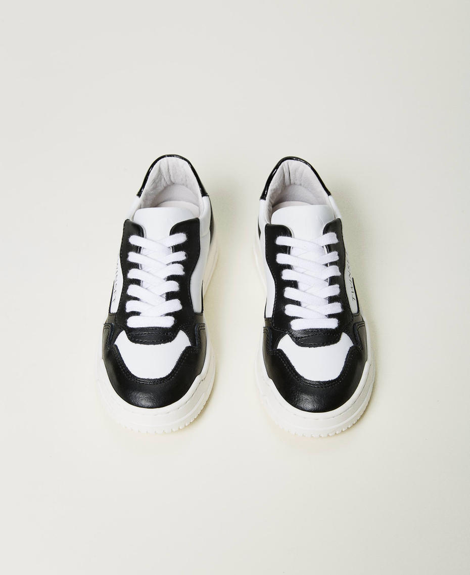 Baskets en cuir color block